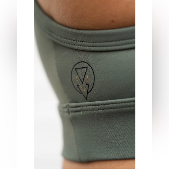 VIICAYA Vii Sports Bra Sage Green Size Small $48 Retail NWT - Picture 4 of 10